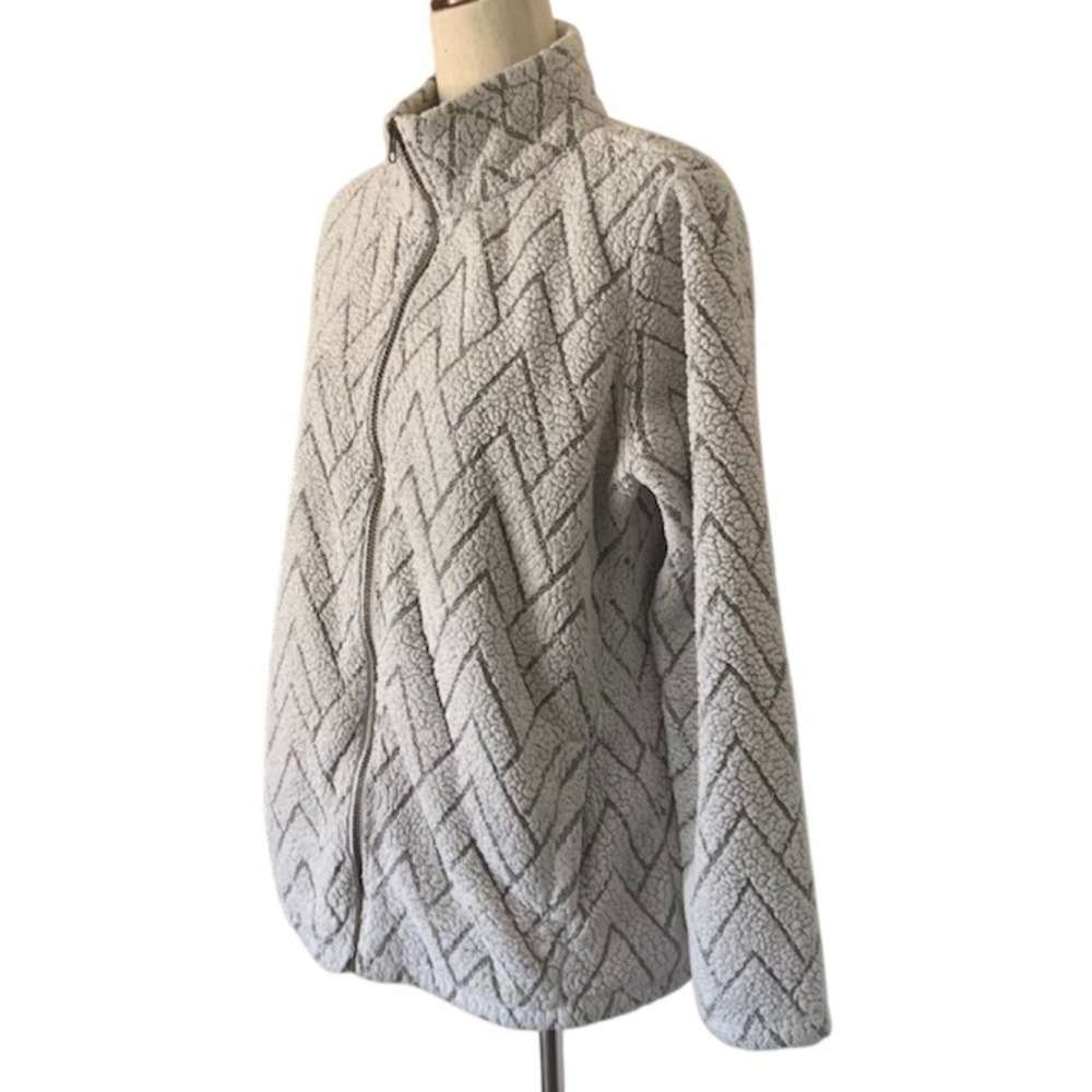 St.‎ John's Bay Chevron Zip Up Jacket L Gray White Textured Cozy Fleece EUC